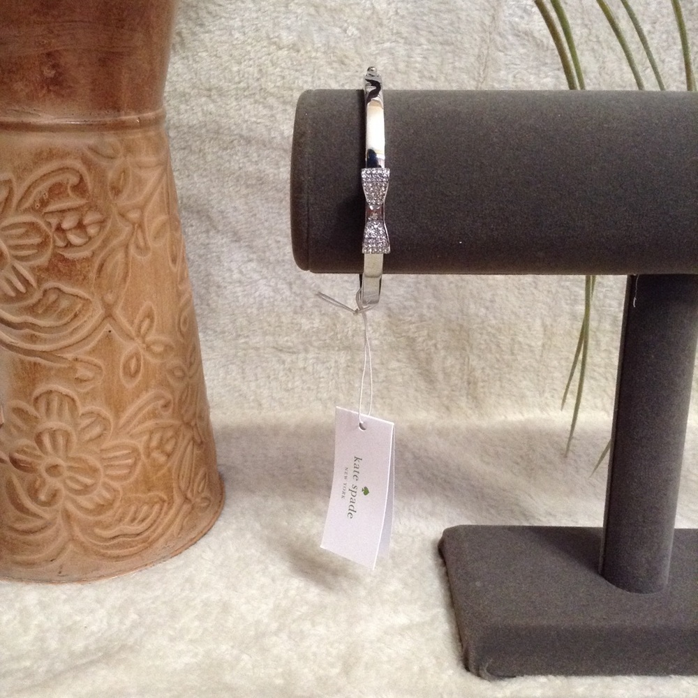 ❤️♠️Kate Spade Silver Pave Bow Bangle Bracelet - Picture 7 of 8